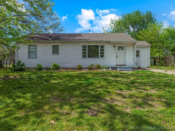 215 S Cherokee Ave, Dewey, OK 74029