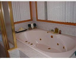 4th image of 7 Amity Ct