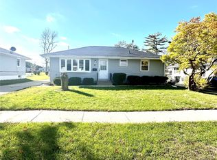 348 26th St NW, Cedar Rapids, IA 52405