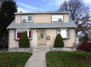 15 Melbourne St, Edison, NJ 08817