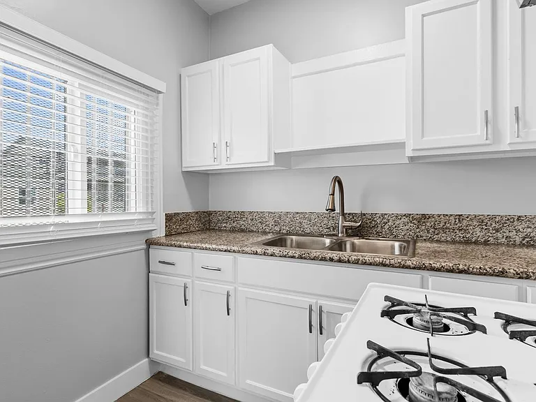 1424 Chestnut Avenue — Photo 8