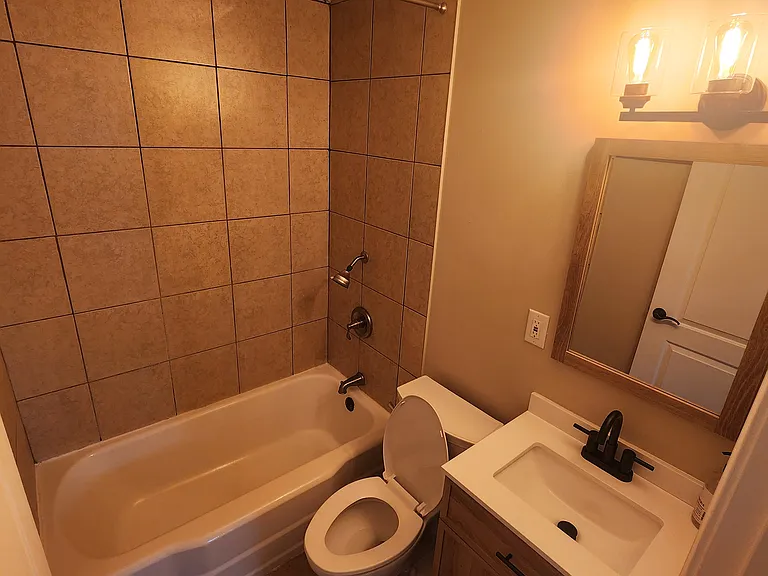 213 Ramsey Ln — Photo 6