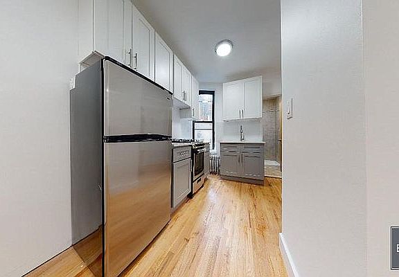 2nd image of 121 E 97th St #43A