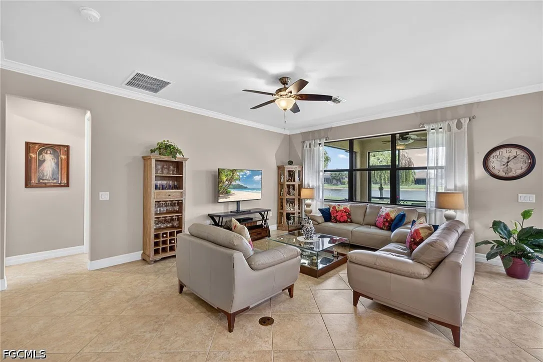 2 bed, 2.0 bath, 1805 sqft, $3,899 — Photo 2