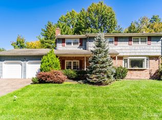 35 Woodmere Rd, North Brunswick, NJ 08902