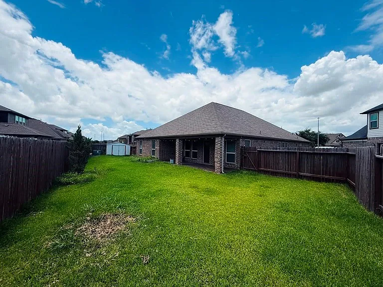23703 Early Maple Ct — Photo 32