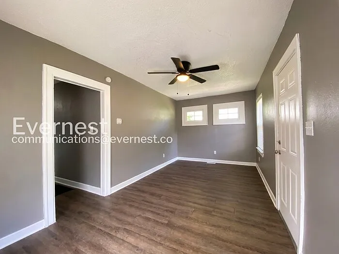 3017 E 51st St — Photo 11