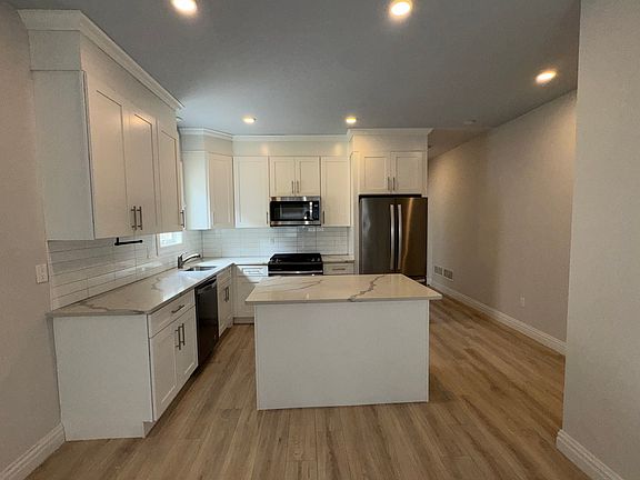 2nd image of 220 Hamilton St #1