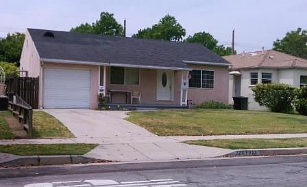 1st image of 721 N Mariposa St