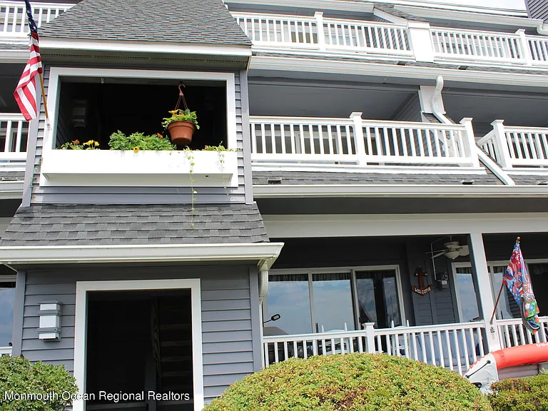 210 Spinnakers Cv — Photo 35