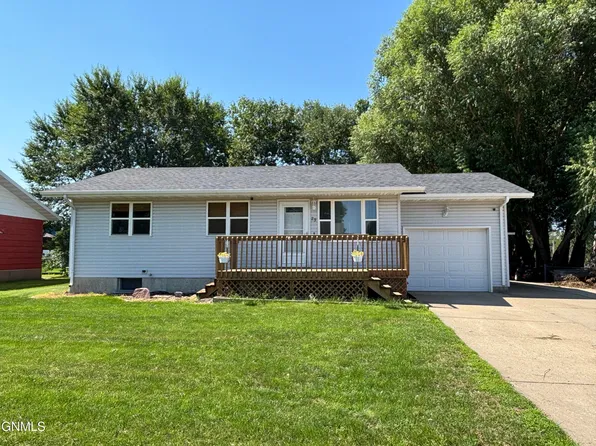 29 Benteen Dr, Bismarck, ND 58504
