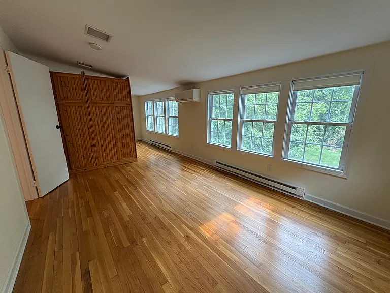 58 Benjamin St — Photo 23