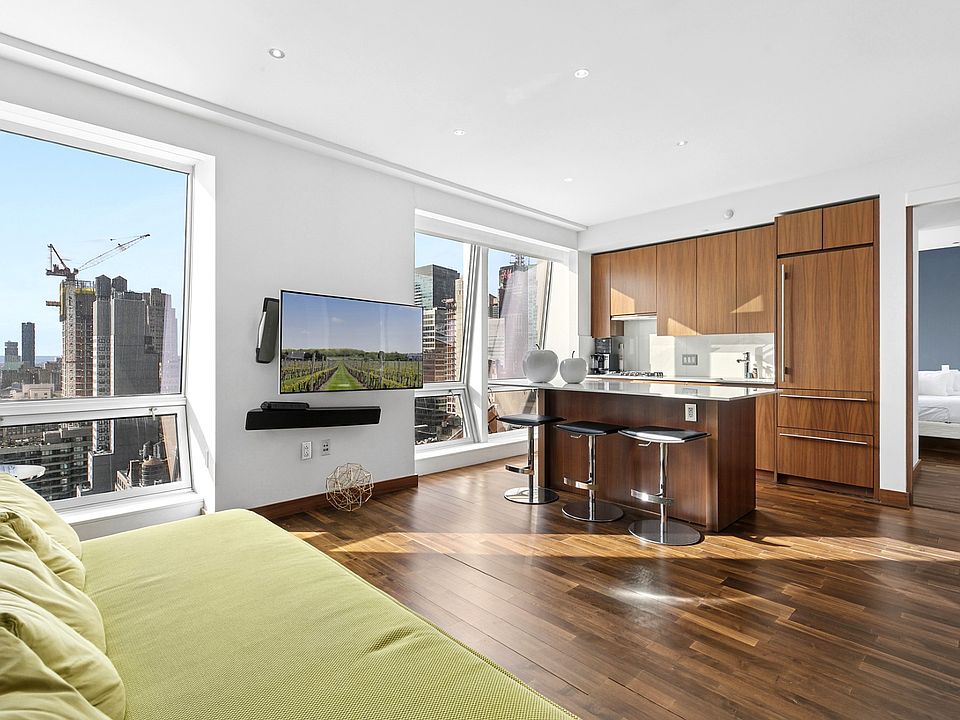 1st image of 400 5th Ave APT 34G