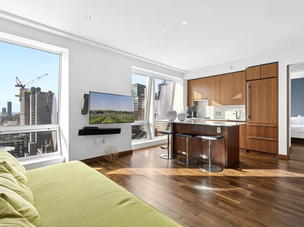 400 5th Ave APT 34G, New York, NY 10018