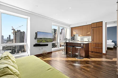 400 5th Ave #34G Photo 1