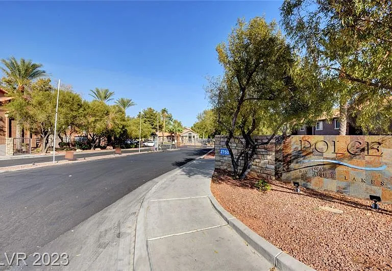 2750 S Durango Dr — Photo 25