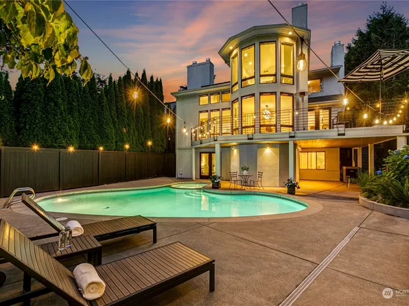 1585 Parkside Drive E, Seattle, WA 98112