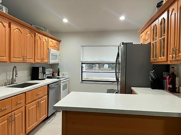 3rd image of 8205 SW 12th Place