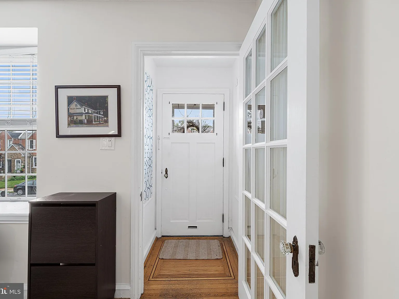 3 bed, 2.5 bath, 2070 sqft, $2,500 — Photo 3