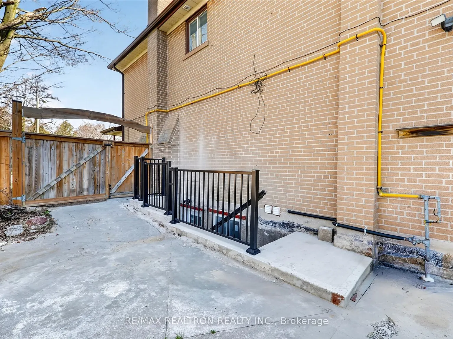 2 bed, $2,000 — Photo 3