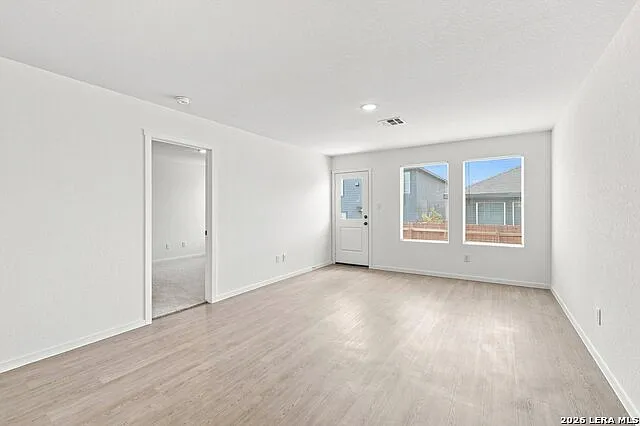 4 bed, 2.0 bath, 1500 sqft, $1,450 — Photo 4