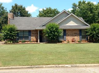 105 Irma Ln, Prattville, AL 36066