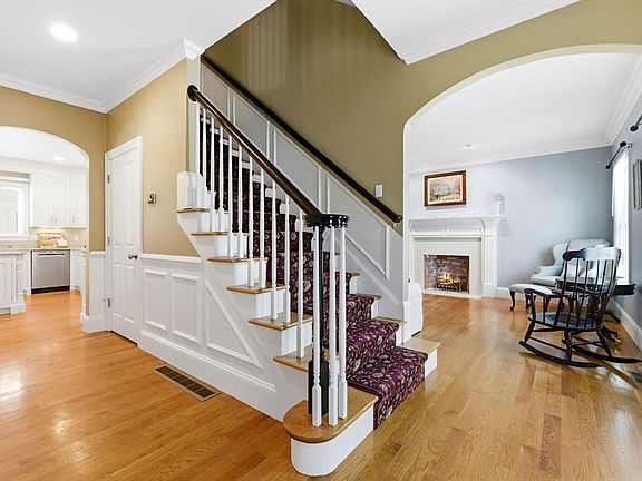 3rd image of 20 Parker Rd