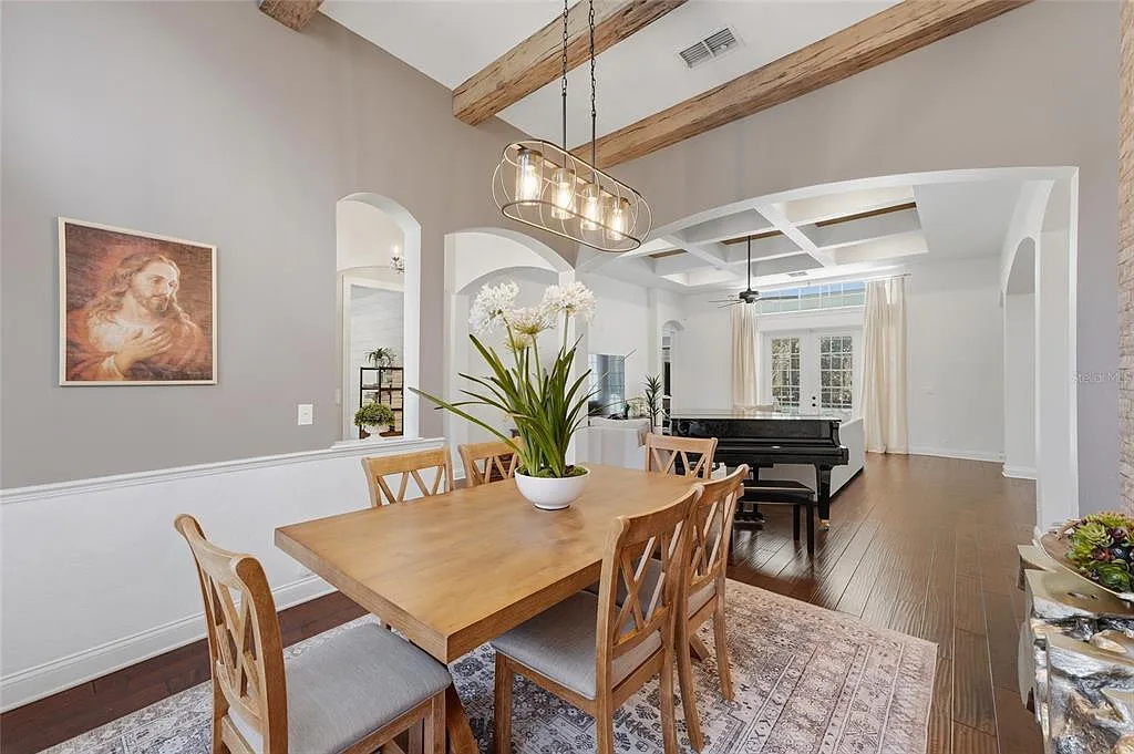 3 bed, 3.0 bath, 2317 sqft, $6,500 — Photo 3