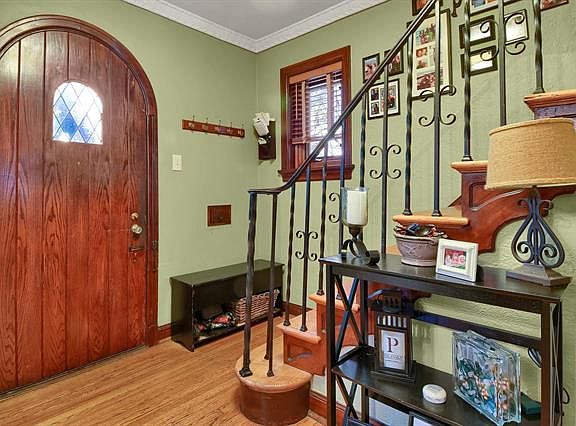 2nd image of 6461 Devonshire Ave