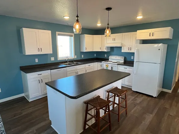 704 Elwood Ct, Nicollet, MN 56074
