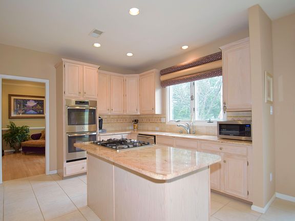 5th image of 109 Windy Knoll Dr