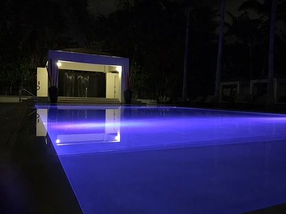 5th image of 901 E Sunrise Blvd