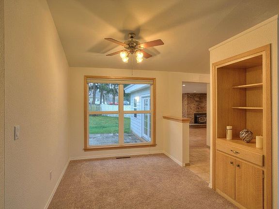 4th image of 3715 Grandview Dr W