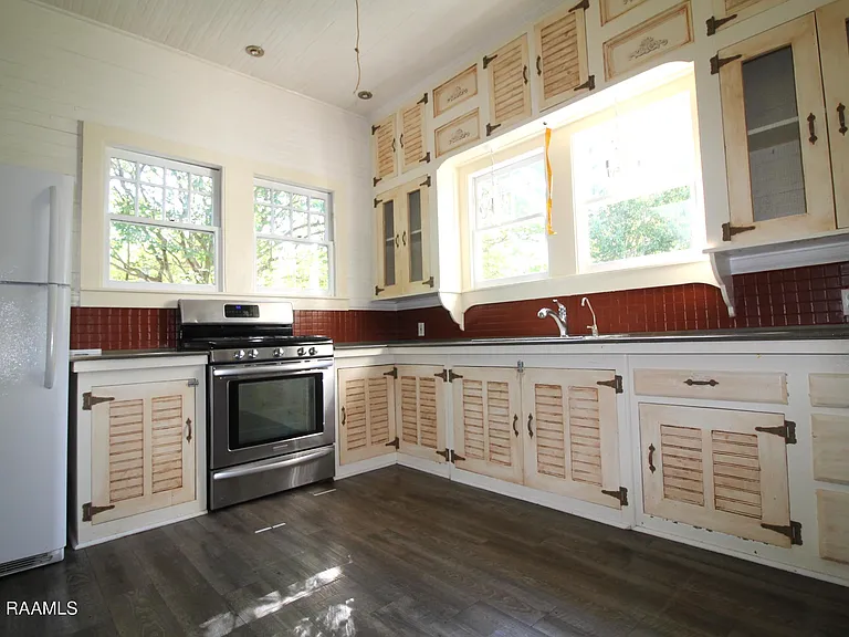 254 Union St — Photo 9