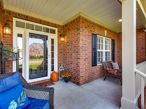 3rd image of 4224 Thoroughbred Ln