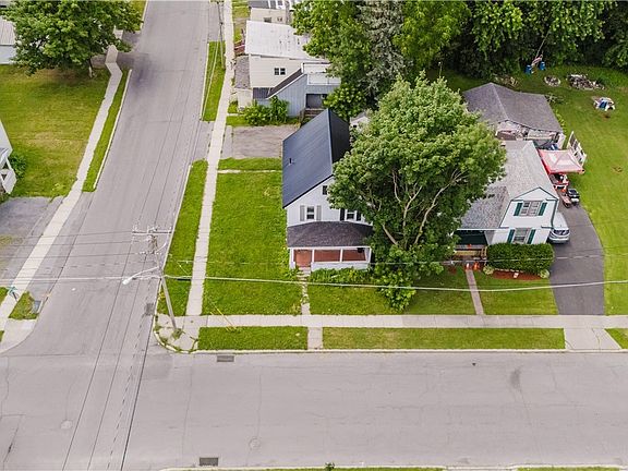 4th image of 303 N Indiana Ave