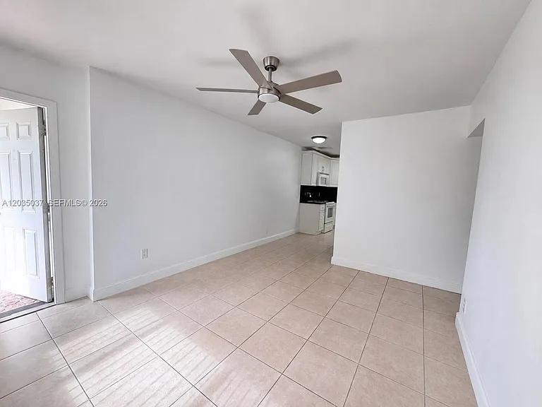1801 NE 25th Ave #3 — Photo 3