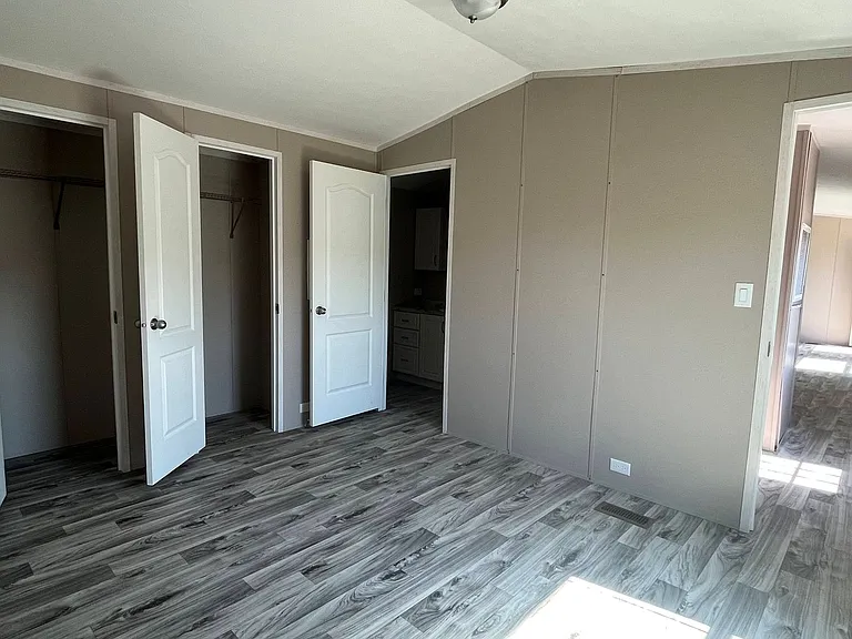 4144 Thomas St — Photo 13