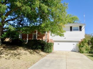 6905 Day Dr, Parma, OH 44129