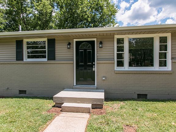 4th image of 803 Country Club Dr