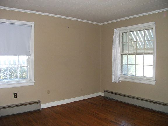 4th image of 1754 Gross Ave