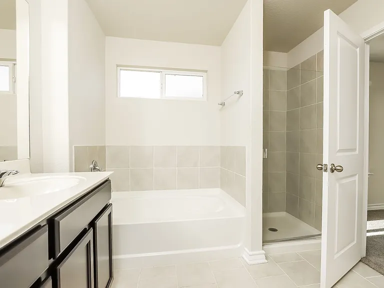 6830 Whisper Grv — Photo 12