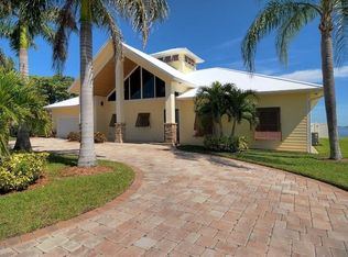 21 Country Club Rd, Cocoa Beach, FL 32931