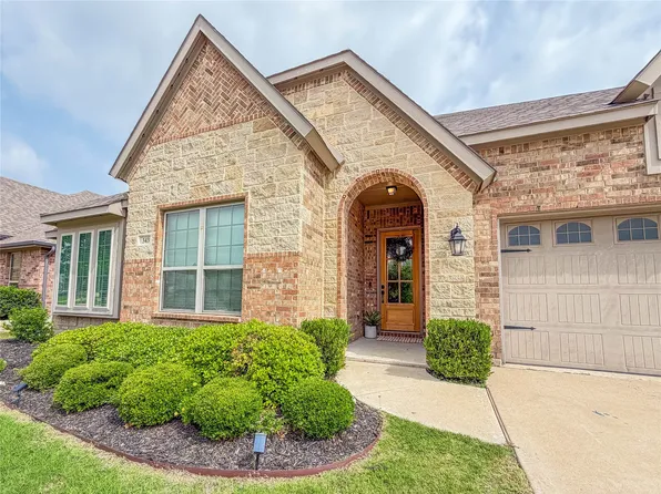 343 Abbott Ln, Waxahachie, TX 75165