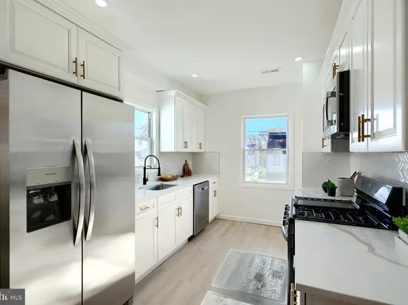 2709 Oakley Ave, Baltimore, MD 21215