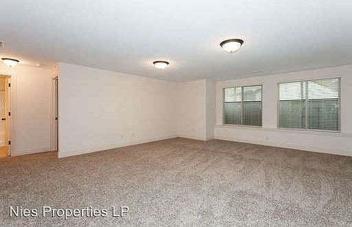 5th image of 922 W Threewood Ct