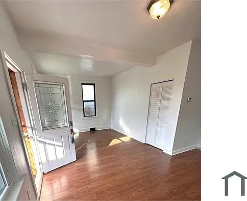 2 bed, 840 sqft, $2,044 — Photo 3