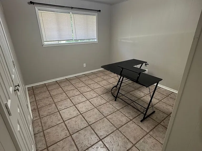 8174 FM 1402 — Photo 13