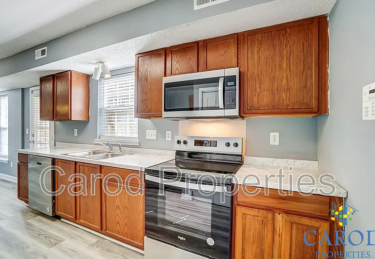 1015 Alston Hill Dr — Photo 17
