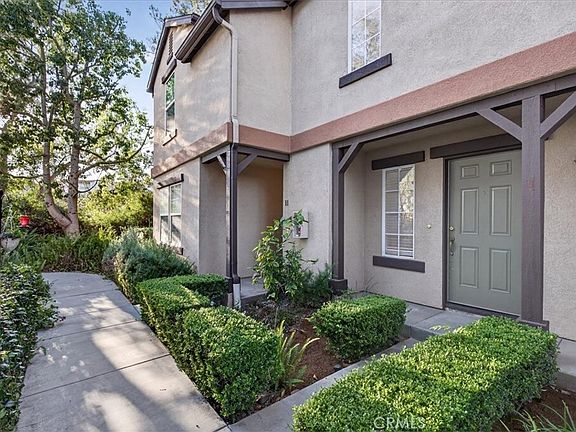 5th image of 9 Three Vines Ct